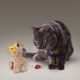 KONG Buzzy Softies Llama - ruchoma zabawka dla kota, miękka, brzęcząca lama z kocimiętką